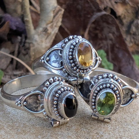 Gothic Oval Gemstone Poison Ring Peridot